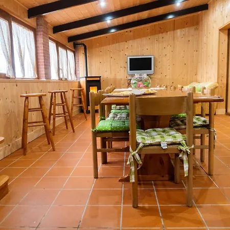 With 4 Bedrooms In With Wonderful Mountain View Furnished Garden And Wifi