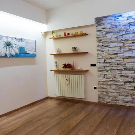 With 4 Bedrooms In With Wonderful Mountain View Furnished Garden And Wifi * Potenza